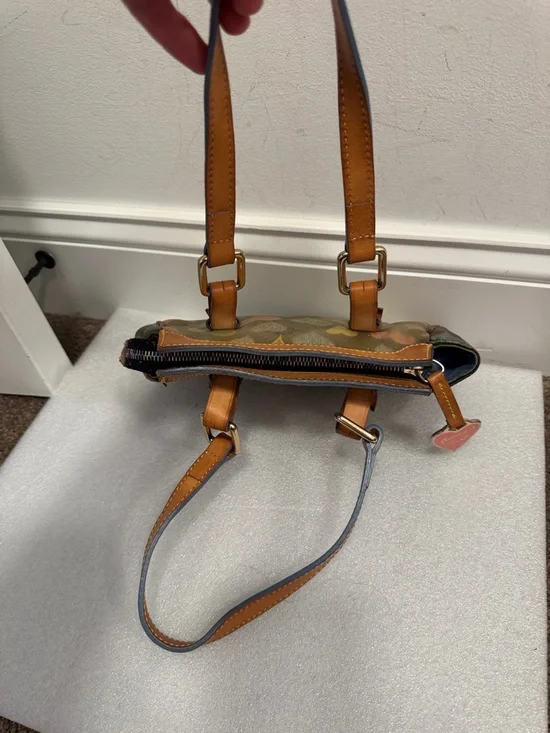 Dooney & Bourke Y2K graffiti heart mini bag handbag with charm - Picture 6 of 12